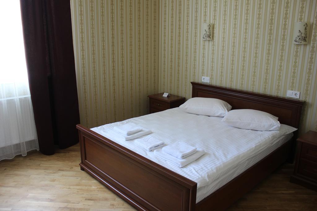 Hotel Complex Zolota Pidkova Zolochiv Exterior foto